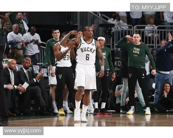 罗伯特-高登荣膺本赛季最佳阵容首发中锋